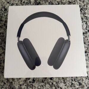 Apple AirPods Max with Smart Case - Space Gray Over-Ear Headphones